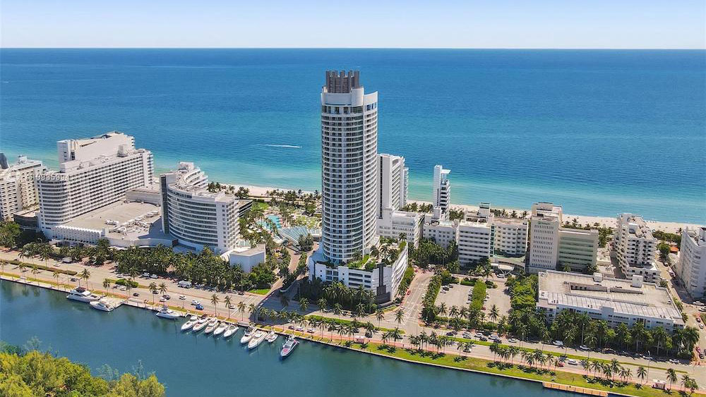 Photo of Hotel Fontainebleu Miami